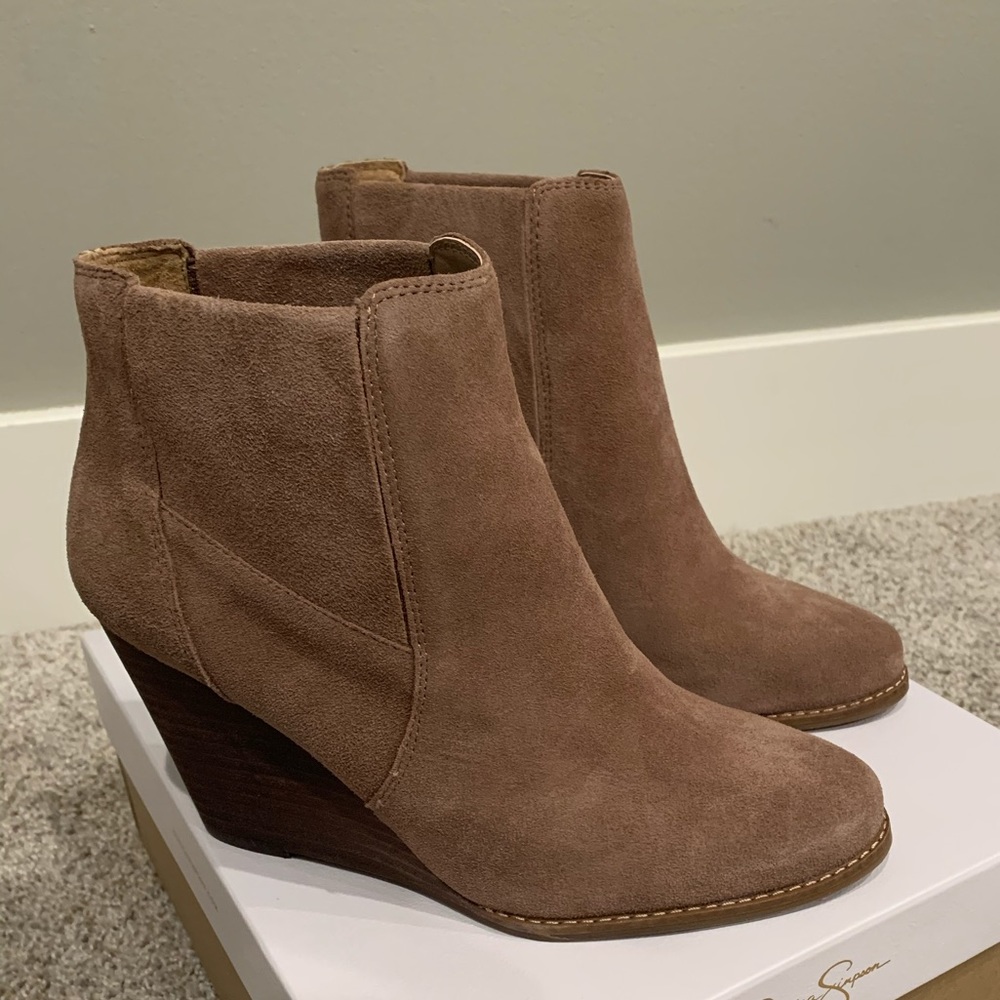 Jessica Simpson Ciandra Wedge Booties (size 7.5)